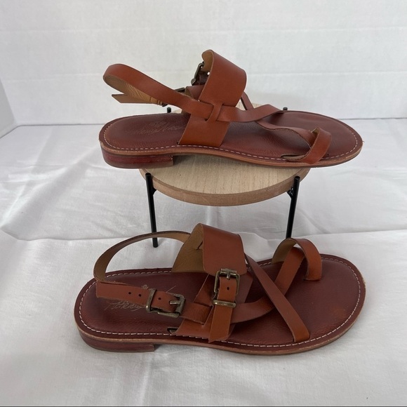 Patricia Nash Fidella Toe Loop Leather Sandals. Size 6M - Picture 5 of 7